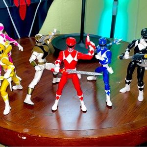 Six power ranger figures from the classic 1st season